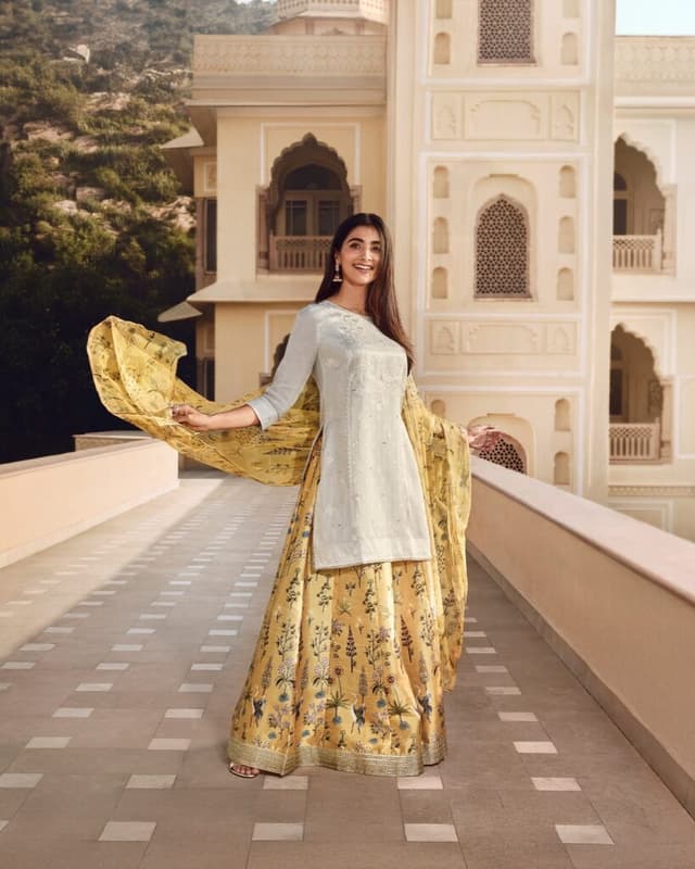 Pooja Hegde Stuns in Traditional Elegance