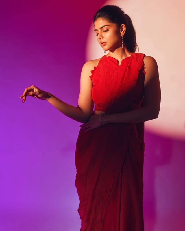 Kalyani Priyadarshan Sets the Internet on Fire with Abdi Abdi Song Look!