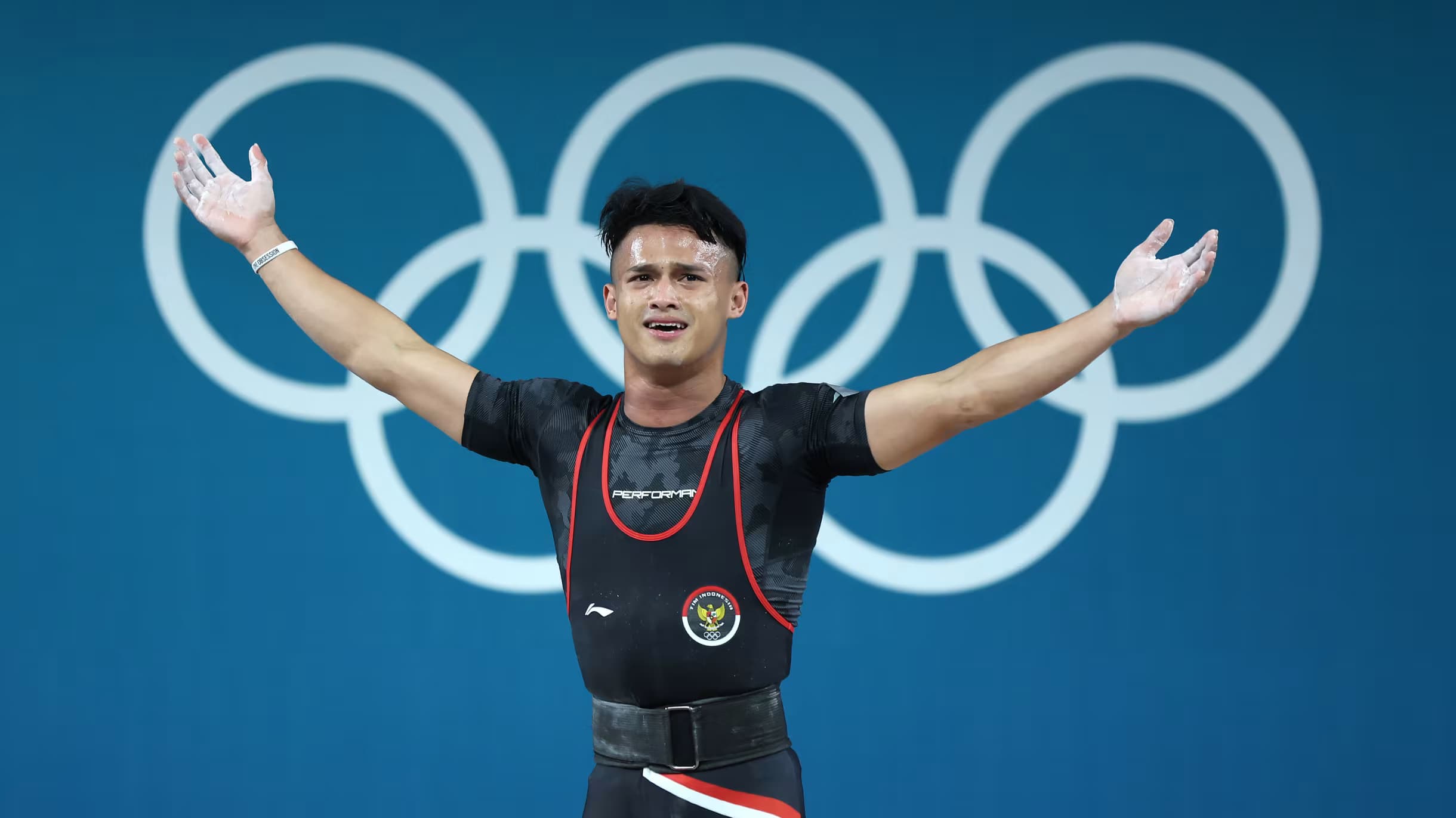 Rizki Juniansyah smashes world record to clinch 79kg gold for Indonesia at 2025 IWF World Weightlifting Championships