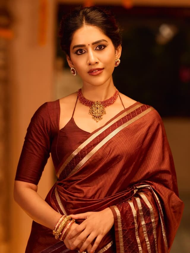 Nabha Natesh’s Desi Diwali Vibe in Mom’s Saree