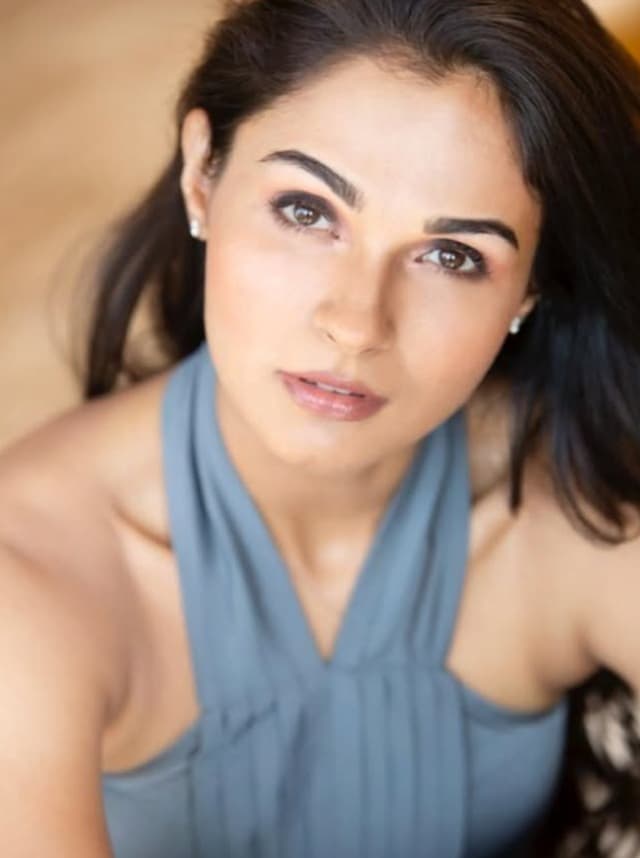 Stunning and Subtle — Andrea Owns the Frame!