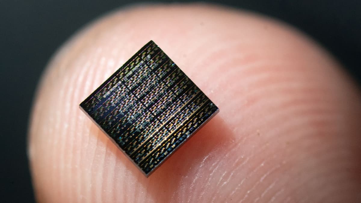 AI Revolution: Scientists Create Artificial Neurons That Think Like the Human Brain