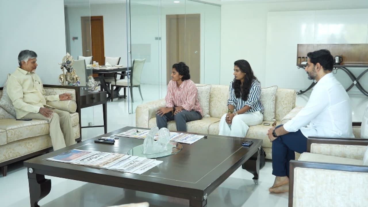 CM Chandrababu Felicitates World Cup Winner Sri Charani