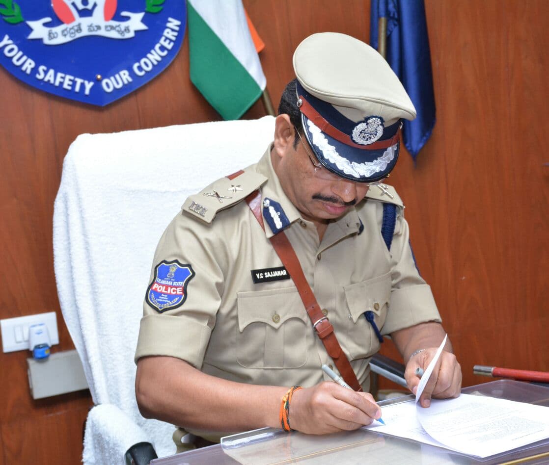 CP Sajjanar Reveals Shocking Details in iBomma Ravi Case ... Big Expose on Piracy Network