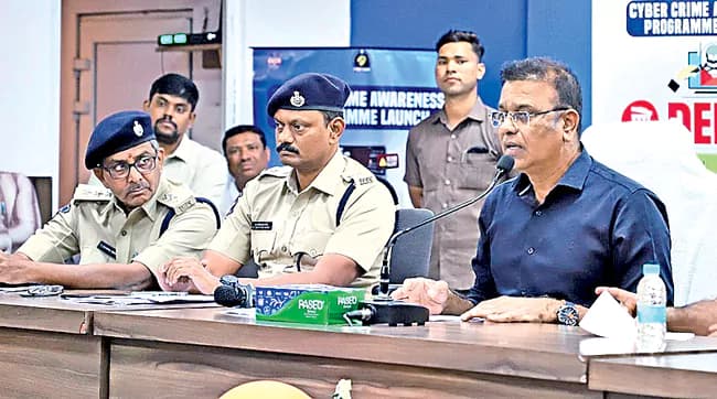 Nampally Court Approves Custody of iBomma Ravi