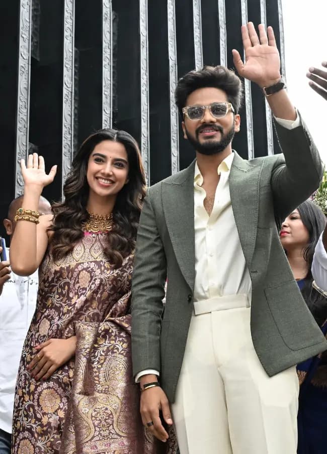 Teja Sajja-Meenakshi Chowdhury created a buzz in Vijayawada