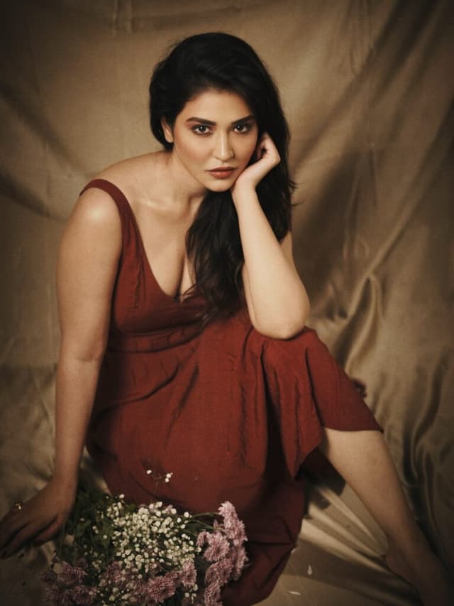 Priyanka Jawalkar’s New Photos Bring a Refreshing, Candid Charm!