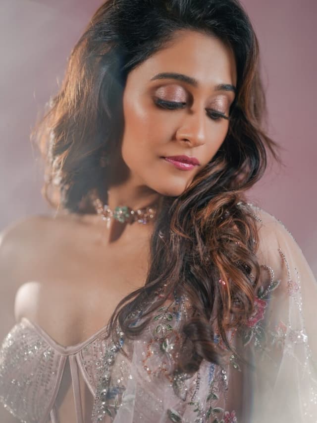  Regina: Chill Wear, Hot Look!