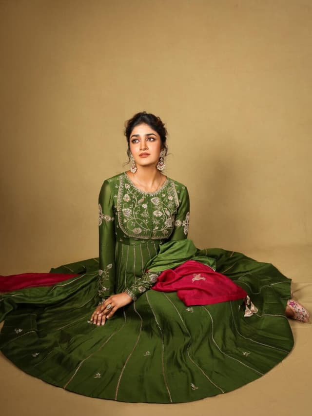 Dimple Hayathi Balances Tradition with Subtle Style