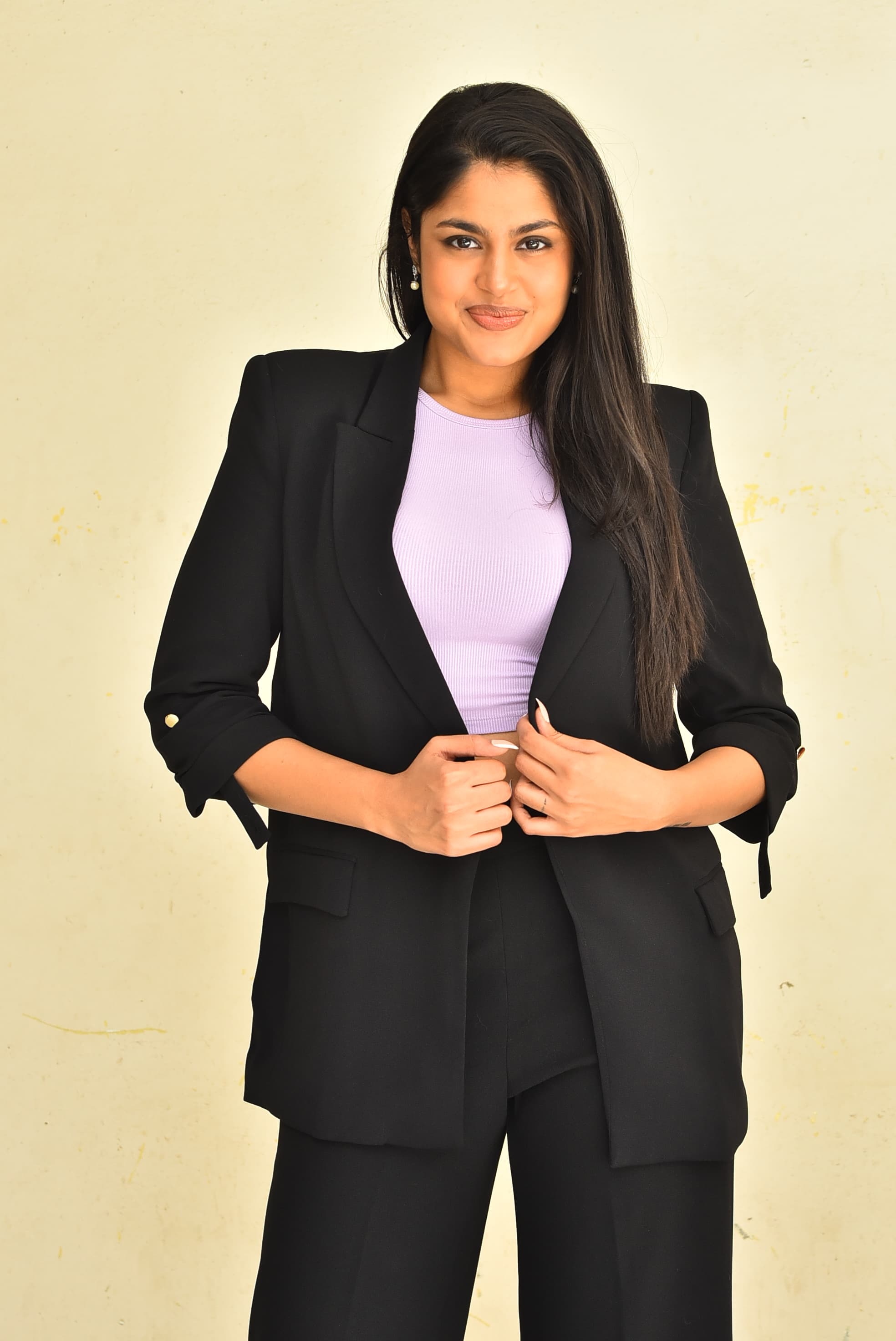 Faria in Unique Looks… Entertainment Guaranteed!