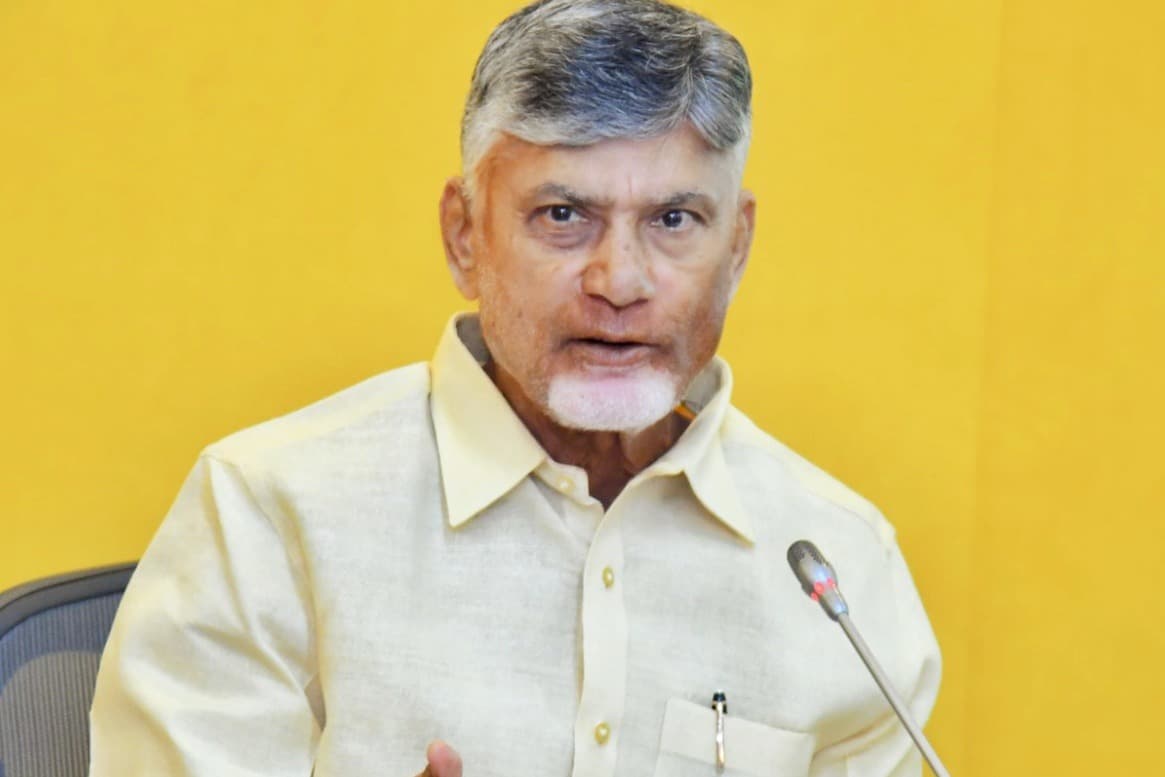 20 lakh jobs are the target... CM Chandrababu's review on the implementation of Swarnandhra