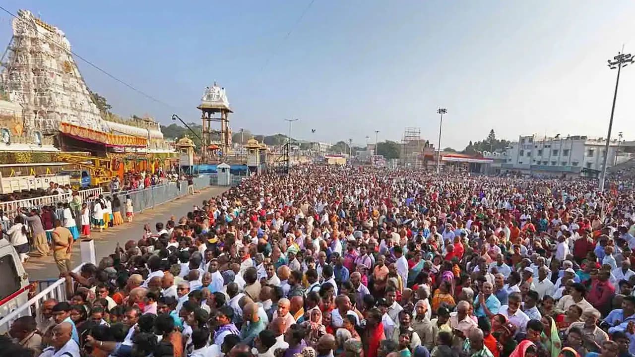 Massive crowds at Tirumala due to consecutive holidays; darshan takes 30 hours...