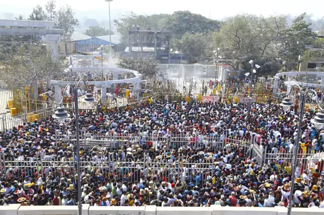 Six Lakh Devotees Visit Medaram in a Single Day..