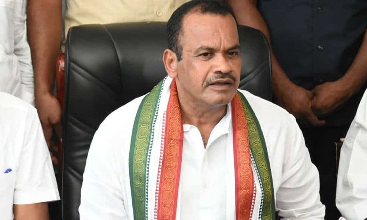 Komatireddy Venkat Reddy Faces Political Isolation Amid Defamatory Media Row