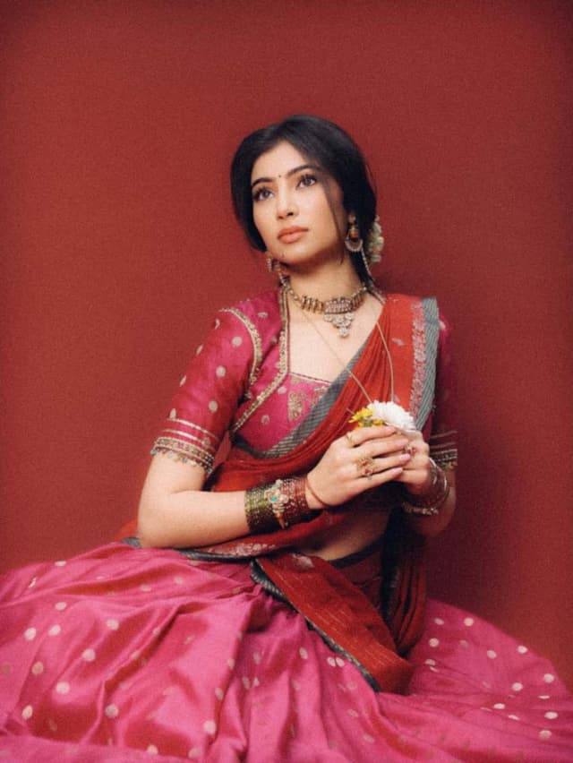 Sara Arjun Classic Elegance