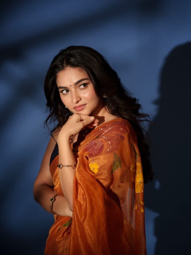 Kayadu’s Beauty Shines in a Saree