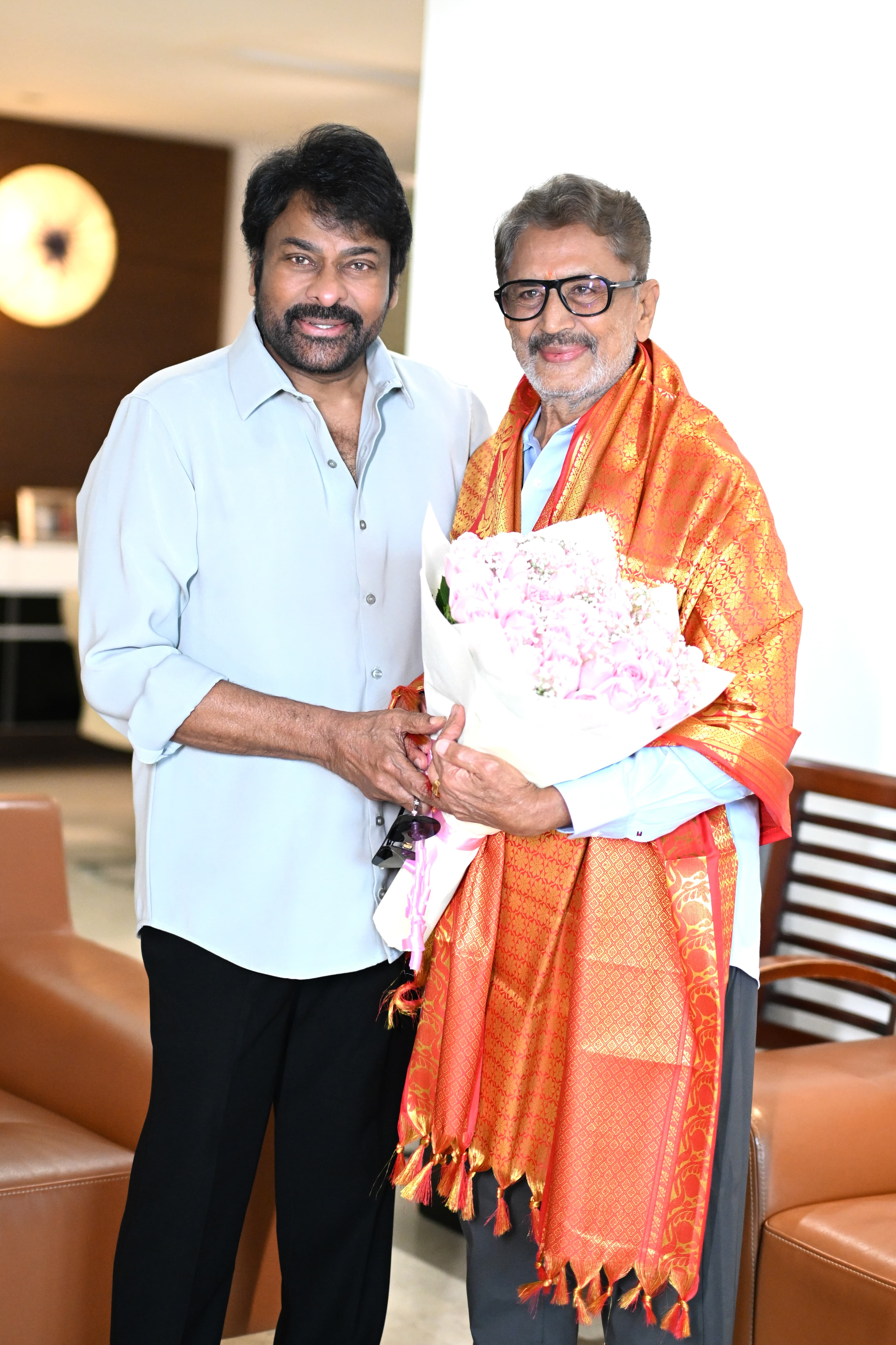 Megastar Chiranjeevi Felicitates Padma Shri Awardees Murali Mohan and Rajendra Prasad!