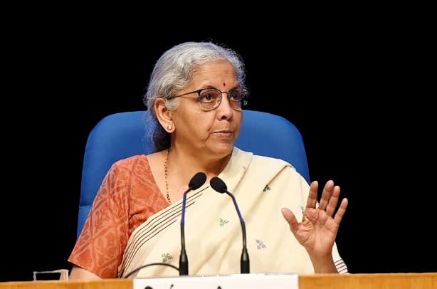 We are moving forward with a 7 percent growth rate, said Minister Nirmala in the budget speech