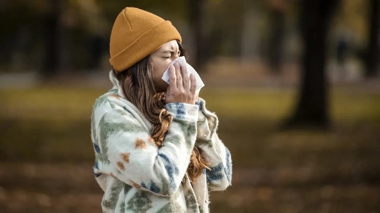 Why Does the Body React to Seasonal Changes? Insights from Doctors