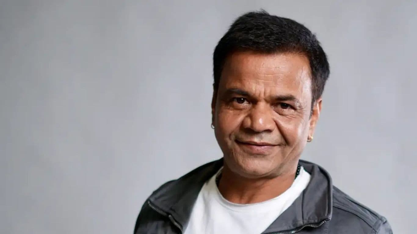 Bollywood Stands by Rajpal Yadav