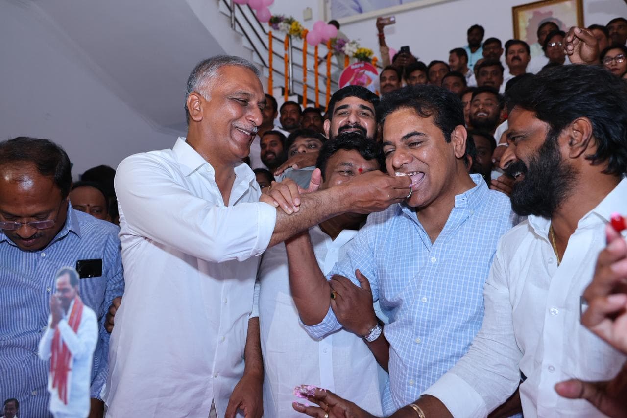 KTR participated in the birthday celebrations of KCR held at Telangana Bhavan