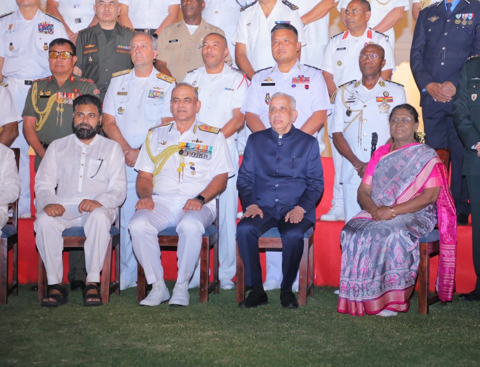 Navy Officials Host Banquet for President