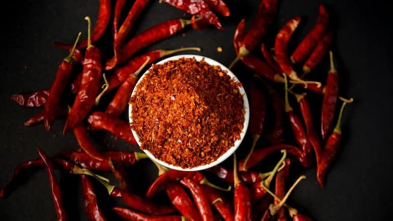 Doctors Warn And Recommend Spicy Food Consumption !