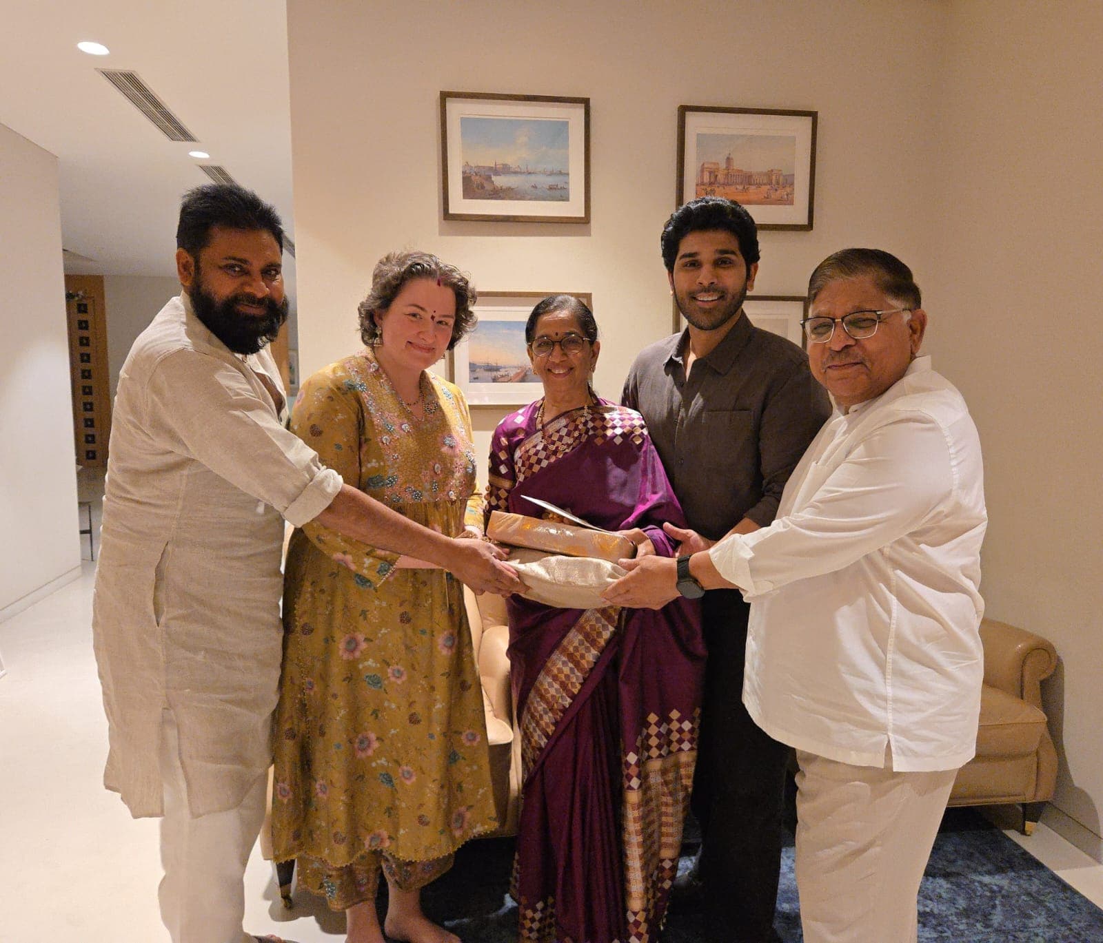 Allu Sirish Invites Pawan Kalyan to His Wedding