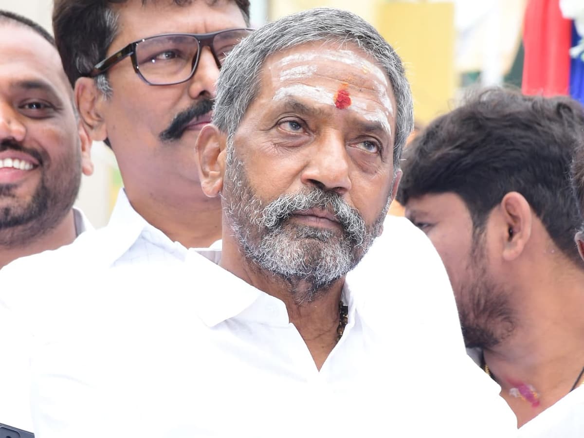 Supreme Court asks ex-YSRCP MLA to opt for private security!