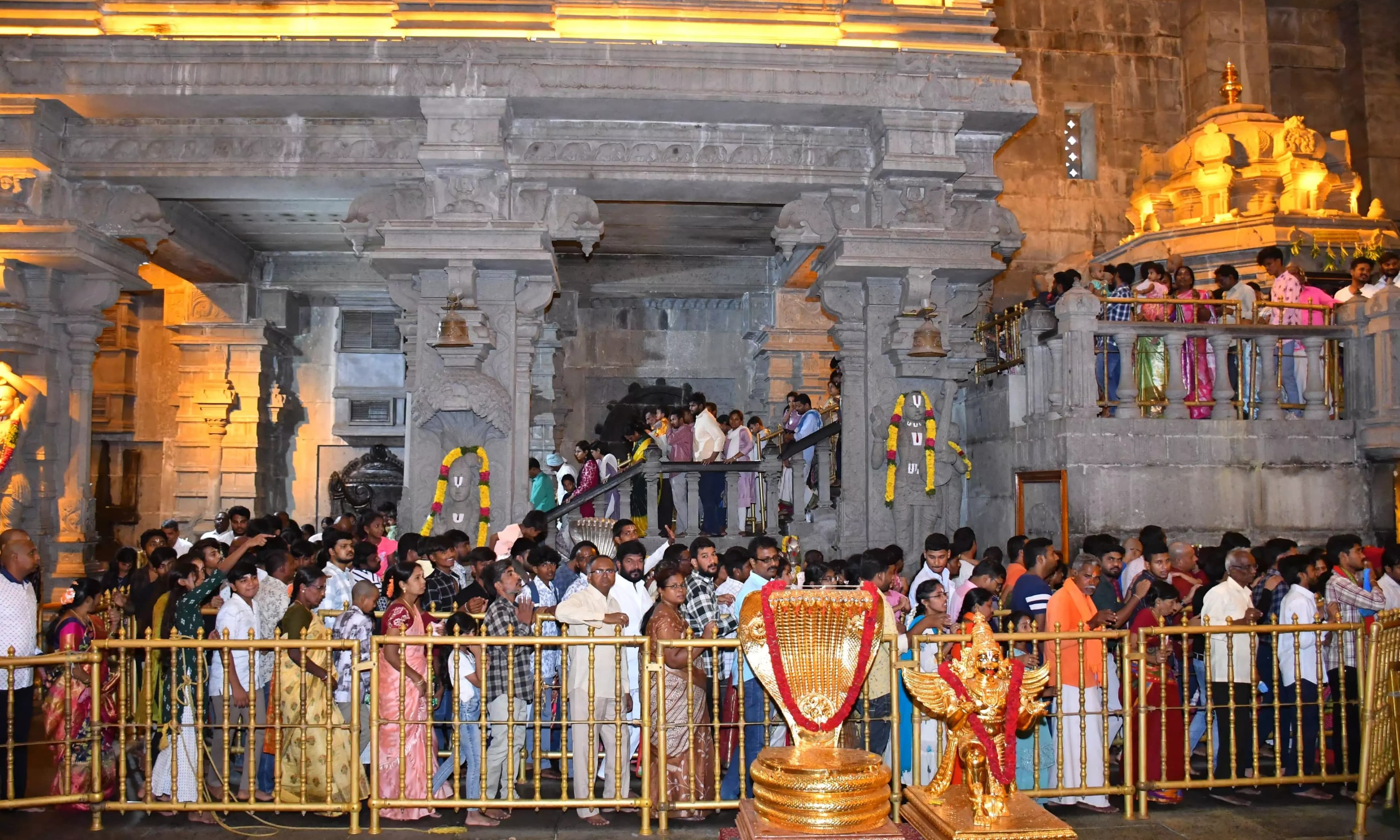 Huge Devotee Rush for the Divine Kalyanam