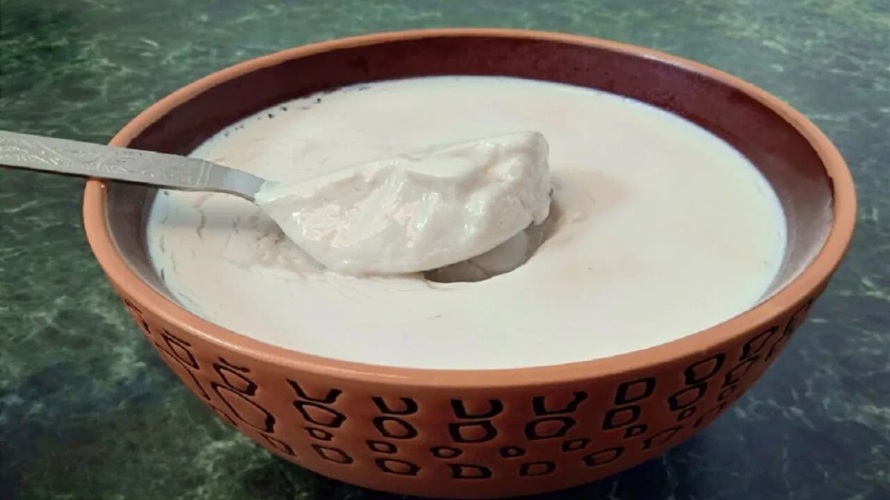 Doctors Recommend Buttermilk Over Curd During Summer