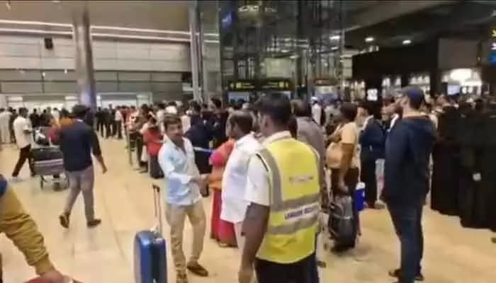 Indians Returning Home from the Gulf Region