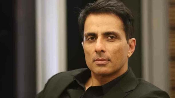 Sonu Sood Supports Passengers Stranded in Dubai