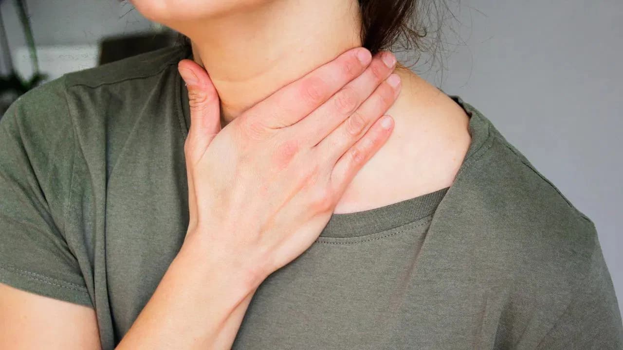 Do Not Ignore Sore Throat and Voice Changes – Doctors Warn