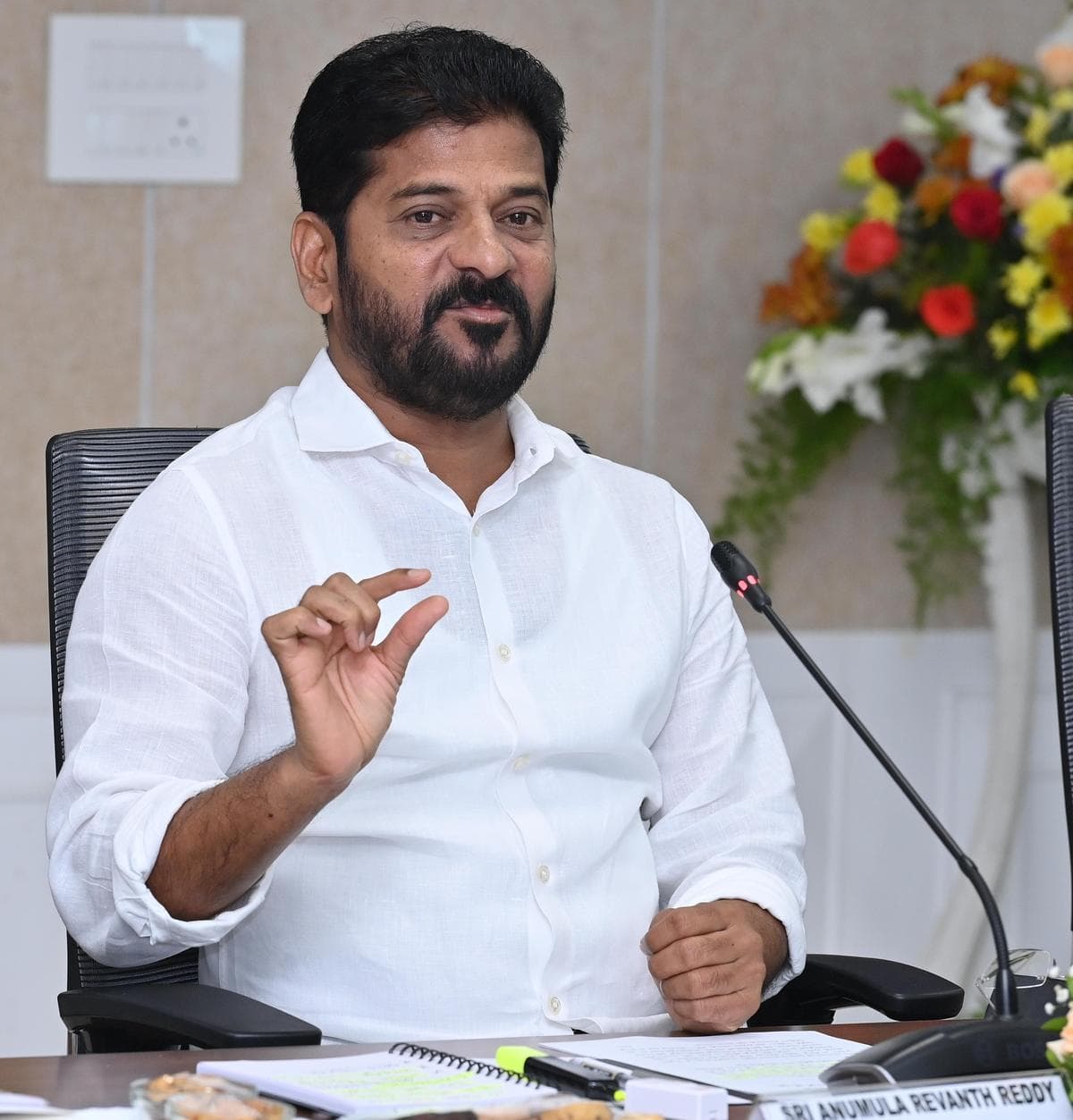 Hyderabad should be converted into a clean city - CM Revanth's instructions to the officials