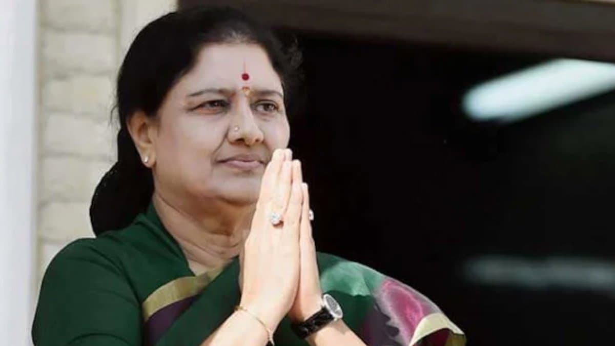 Sasikala Enters Politics with a New Party