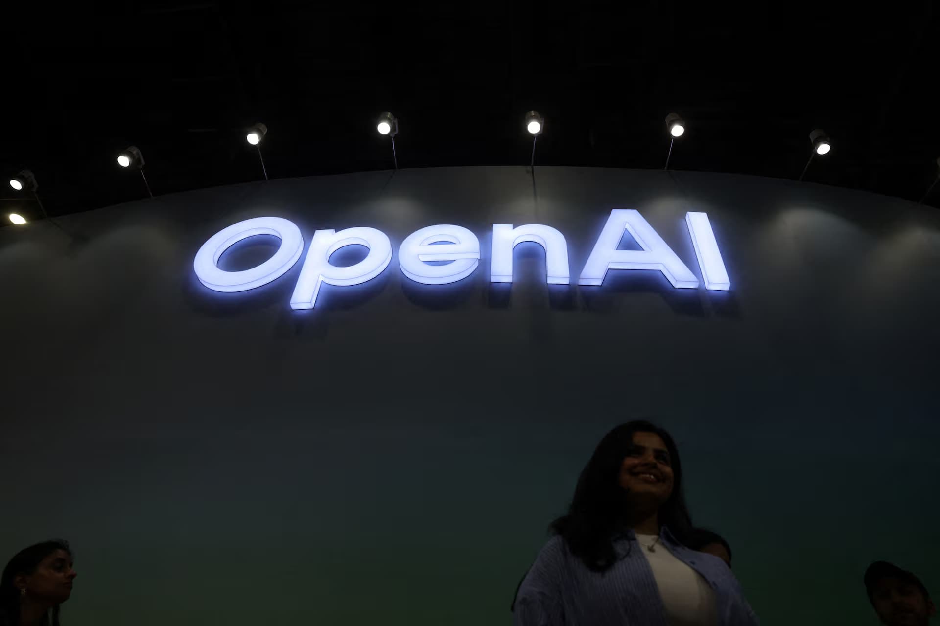 OpenAI, Anthropic Race to Secure Private Equity Partnerships 