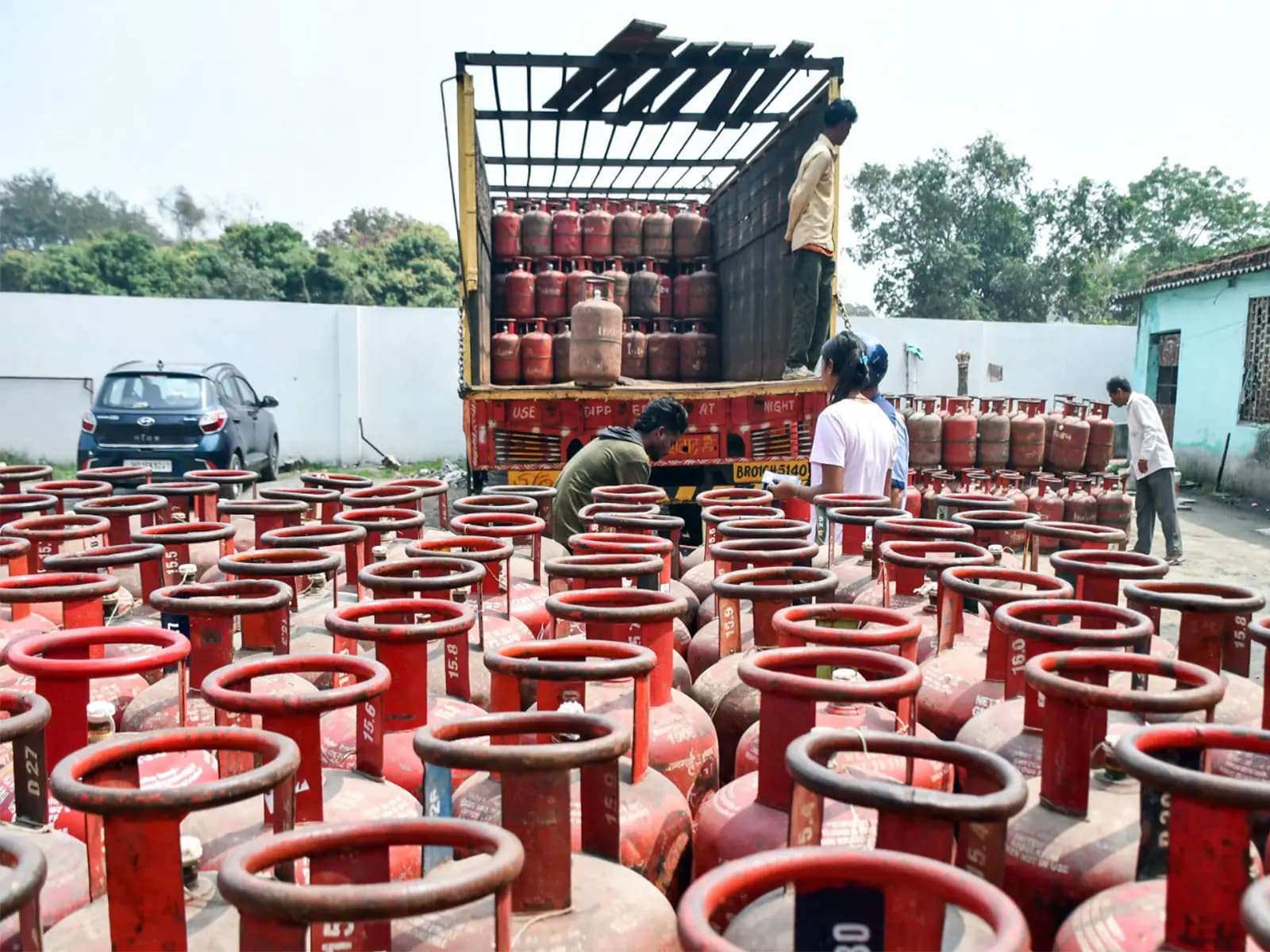 Centre Flags LPG Shortage as a Matter of Concern