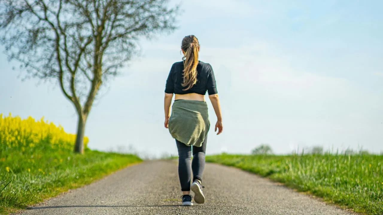 Benefits of Retro Walking for Brain and Body… Doctors’ Advice