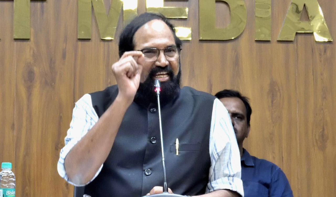 No Fuel or LPG Shortage in Telangana - Uttam Kumar Reddy!