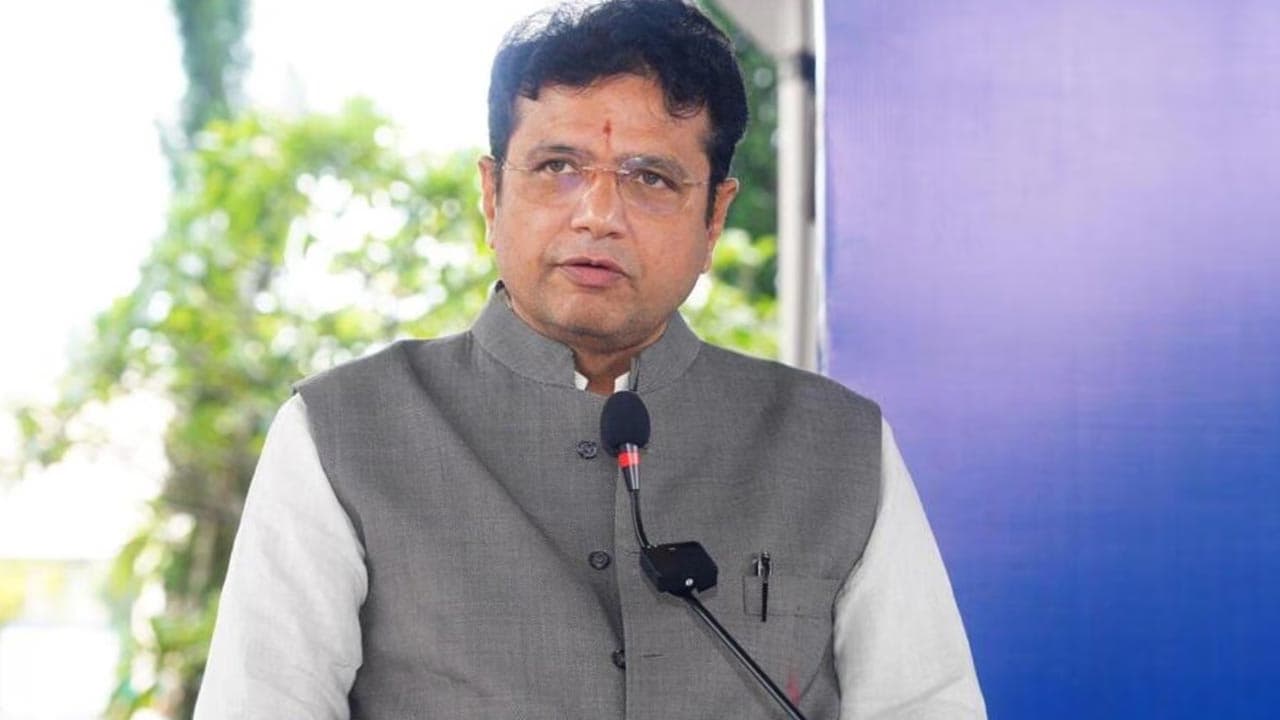 Davos Investments: Minister Sridhar Babu Clarifies in Assembly!