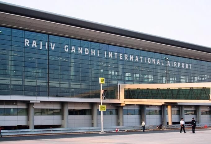 Shamshabad Airport Chaos As Flight Halts On Runway !