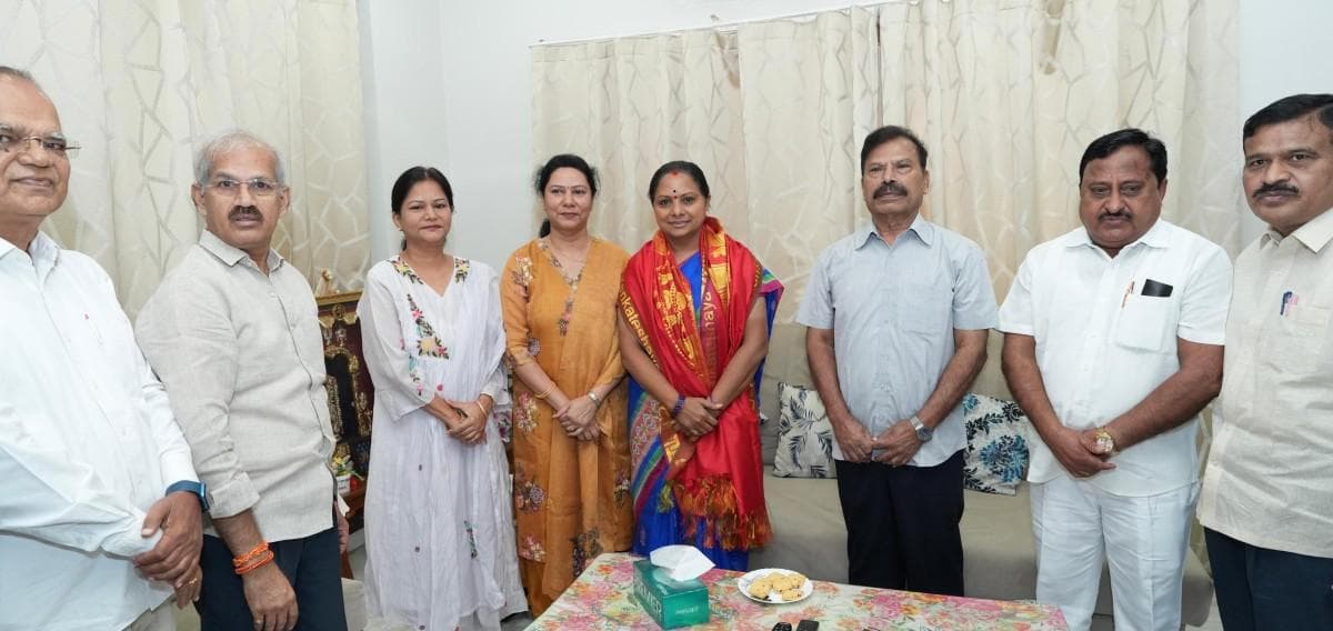 Kalvakuntla  Kavitha Meets Banjara Leaders