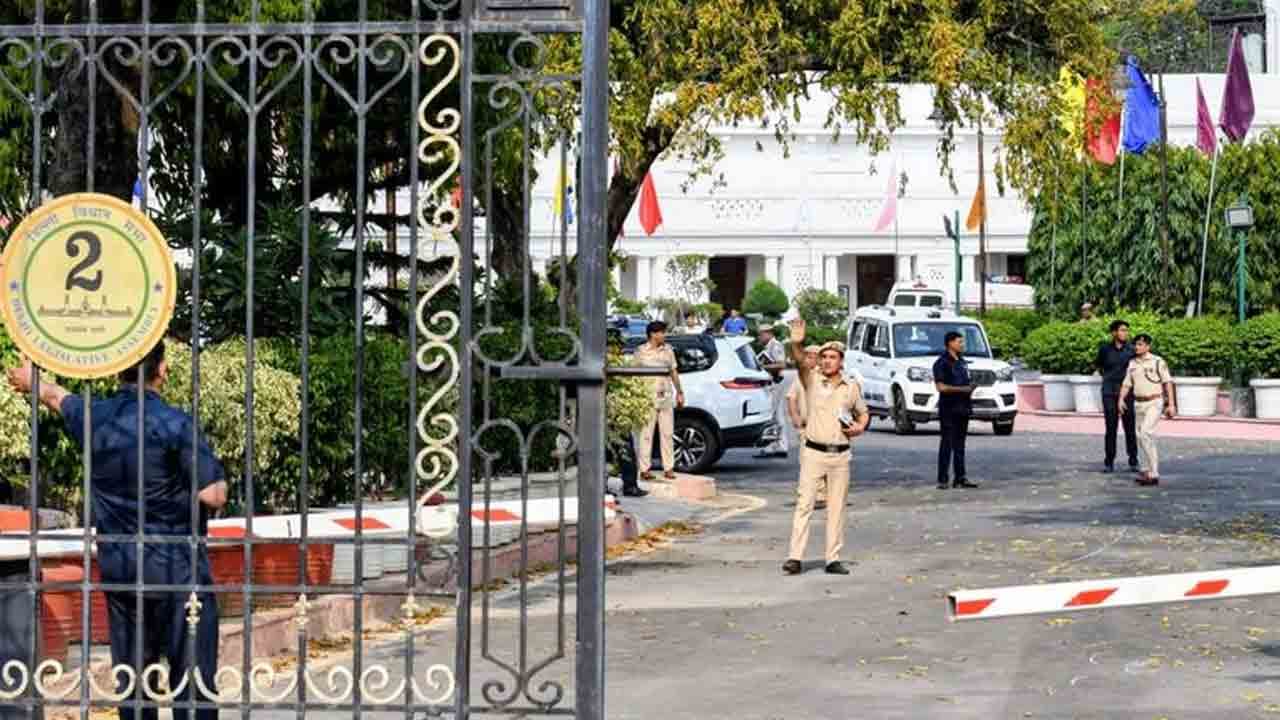 Investigation underway into the security lapse at the Delhi Assembly