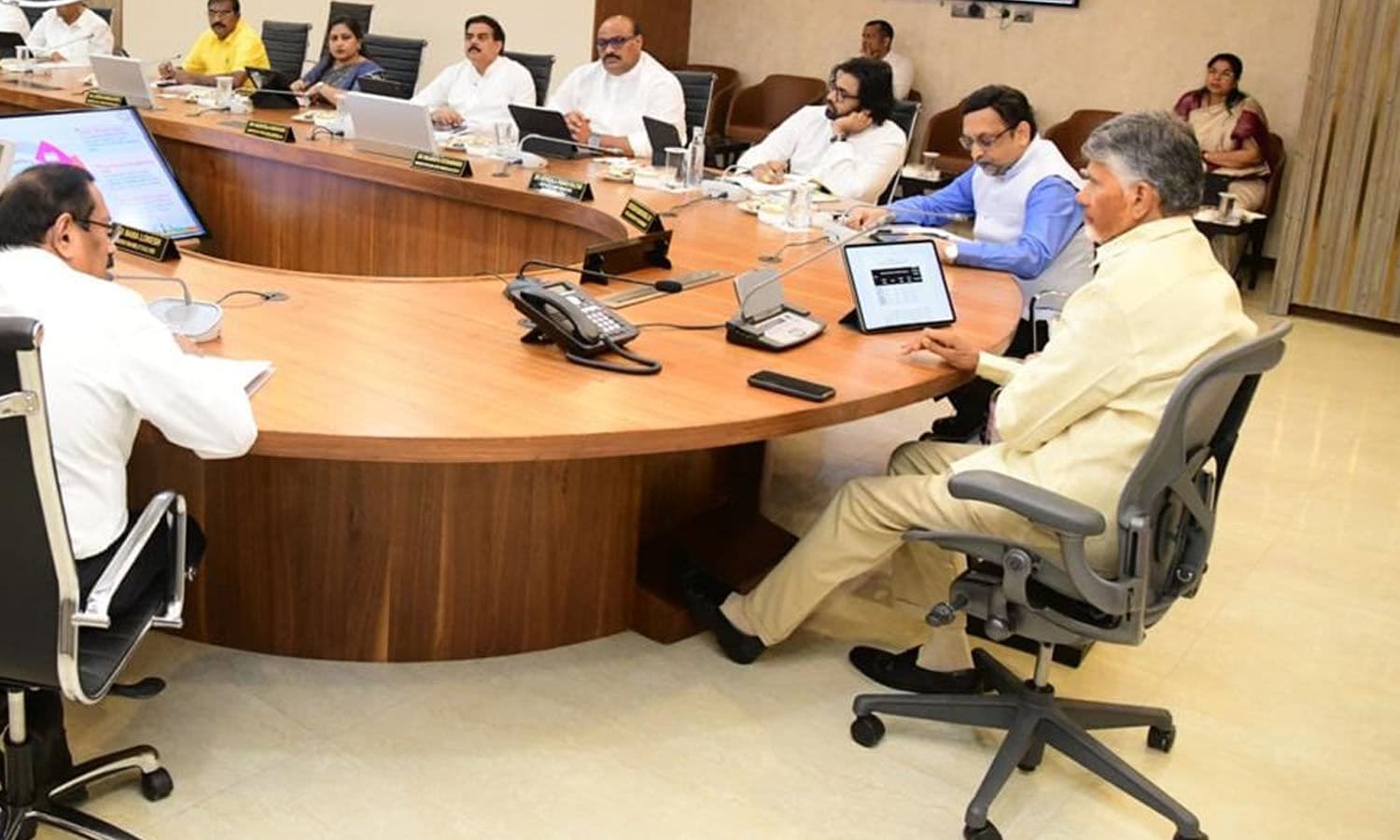Chandrababu Pulls Up Ministers in Cabinet Meeting