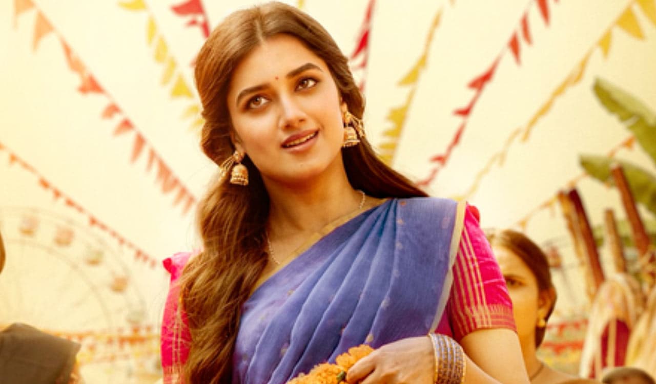 Viral Dance Clips Create Buzz On Social Media.. Bhagyashri Borse