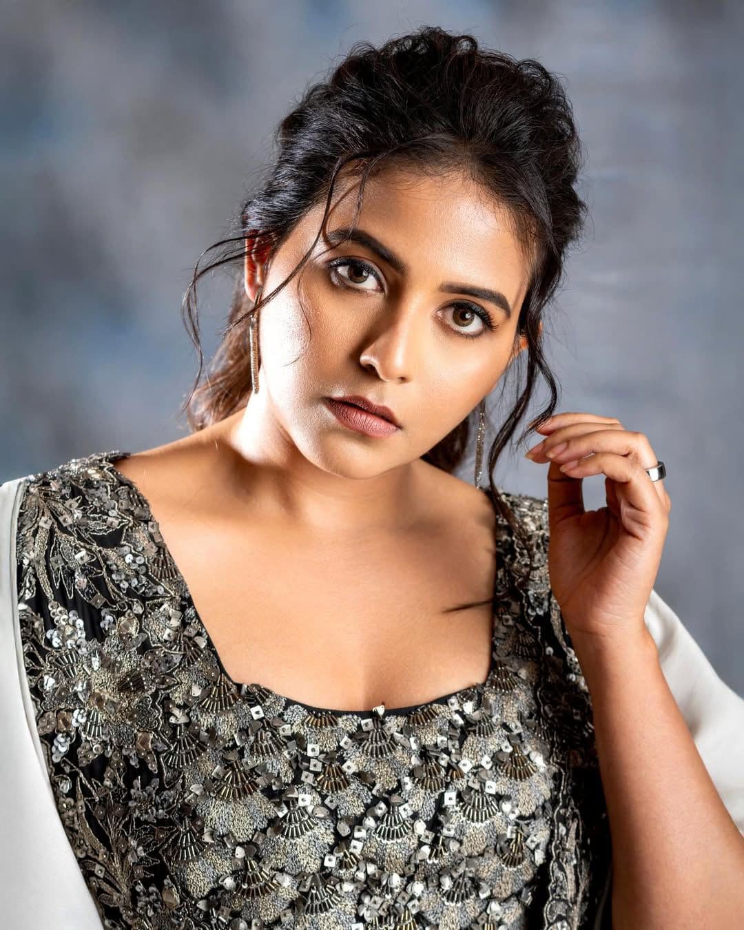 Anjali is the heroine in Vishal’s 'Makutam'.