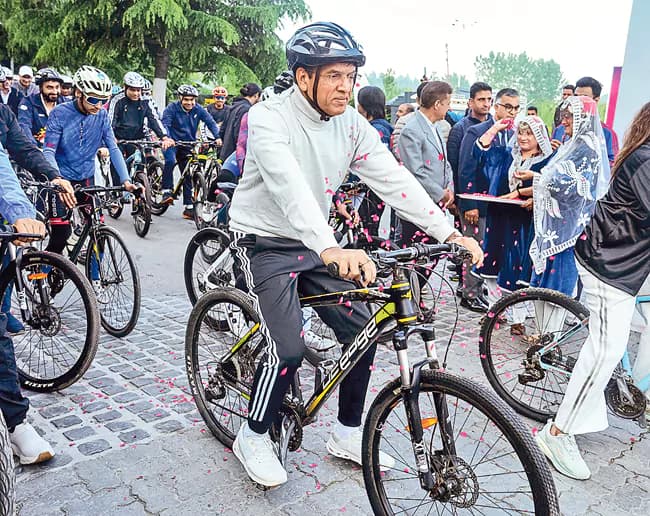 Minister Mandaviya Launches ‘Sunday on Cycle’ Initiative
