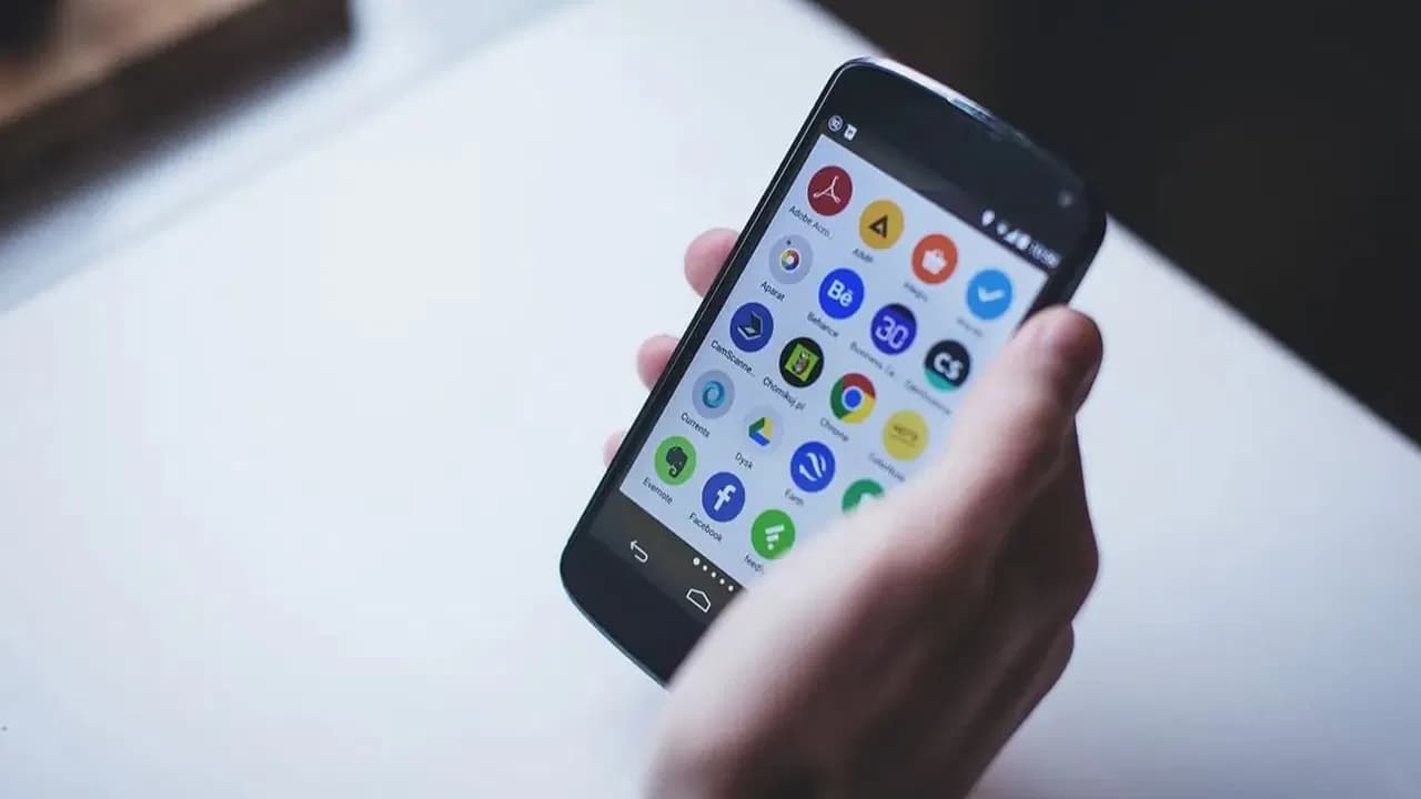 Rs 1 Tax Per GB on Mobile Data? Central Government Under Consideration