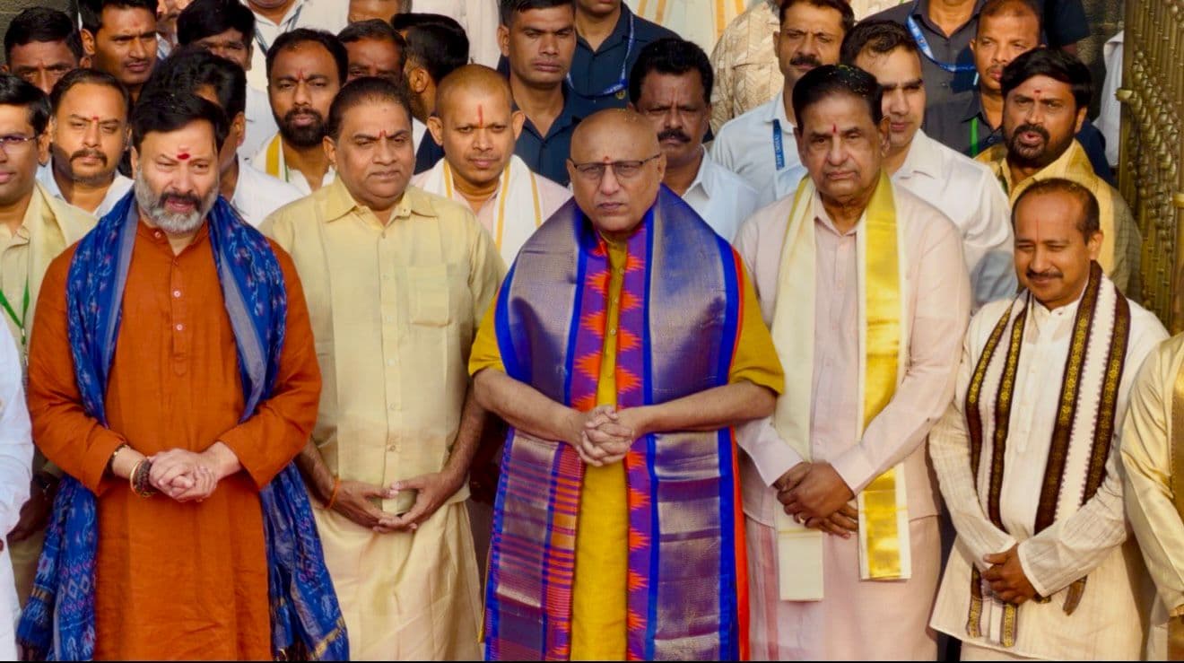 Vice President Offers Prayers at Tirumala Temple